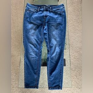 💜 Universal Thread Jeans